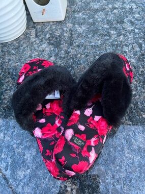 Victoria’s Secret Slippers Women’s Medium 7–8 Black Red Floral Satin Faux Fur